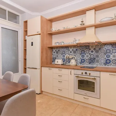 Spacious Vintage 2br, 2bath By Flat Mаnager דירה