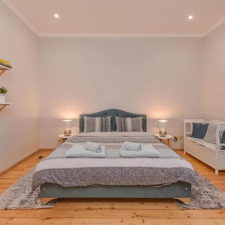 Apartment Spacious Vintage 2br, 2bath By Flat Mаnager Sofia