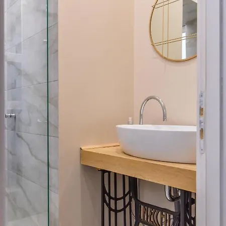 דירה Spacious Vintage 2br, 2bath By Flat Mаnager
