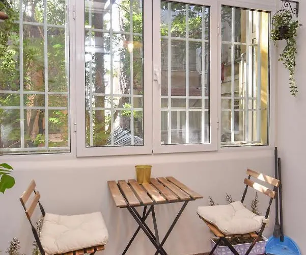 Spacious Vintage 2br, 2bath By Flat Mаnager *