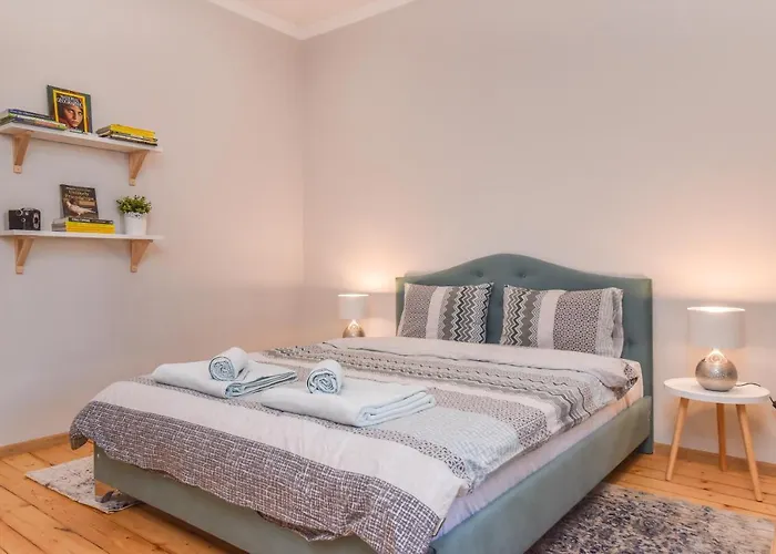 Spacious Vintage 2br, 2bath By Flat Mаnager Apartment *