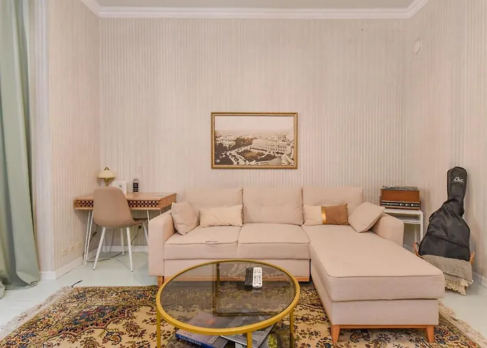 Spacious Vintage 2br, 2bath By Flat Mаnager