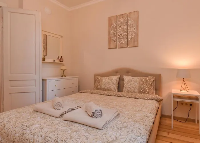 Apartment Spacious Vintage 2br, 2bath By Flat Mаnager