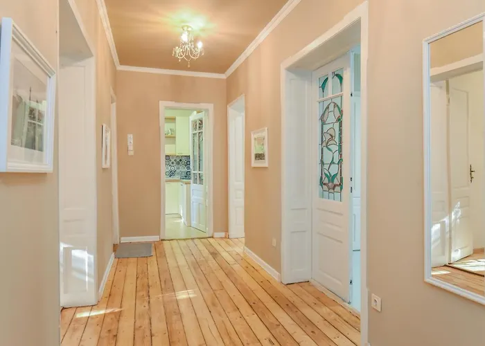 Spacious Vintage 2br, 2bath By Flat Mаnager Apartment *