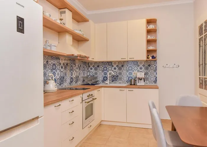 Spacious Vintage 2br, 2bath By Flat Mаnager *